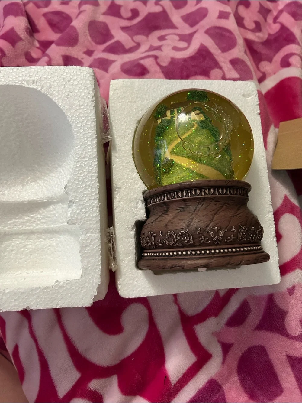 SCARLETTTM/TARA WATERGLOBE